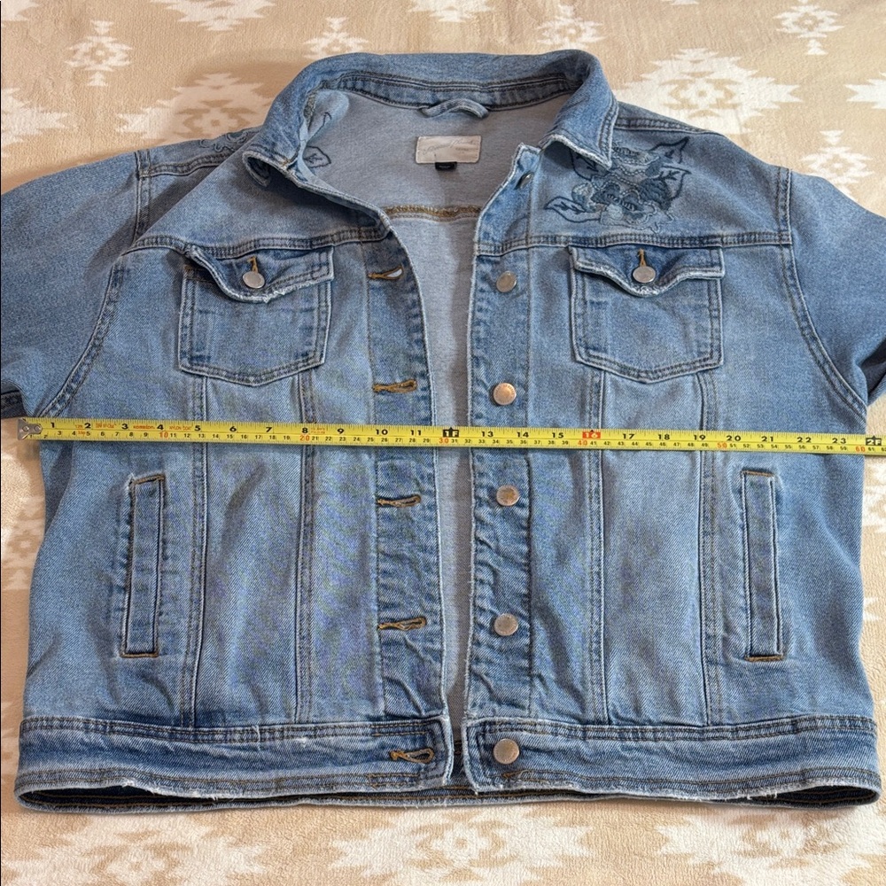Universal Thread Light Blue Denim Jacket with Floral Embroidery - Picture 8 of 14